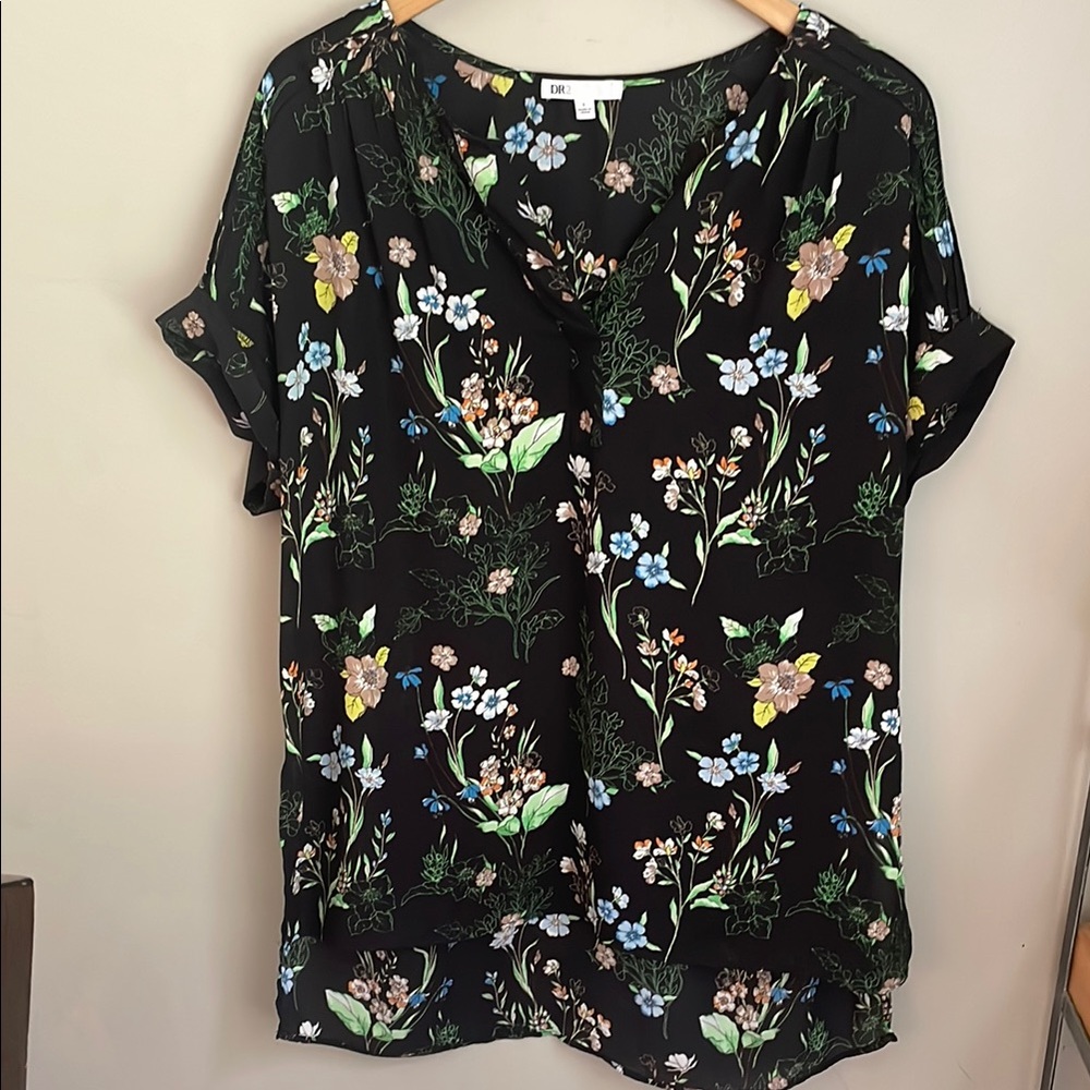 DR2 Semi Sheer Floral Tunic Size Large